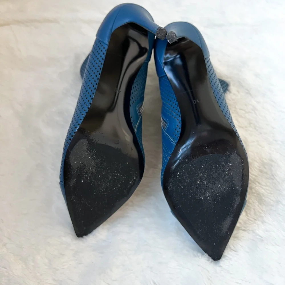 $599 Loriblu Perforated Blue Leather Ankle Boots Booties High Heel Pointy Toe 40